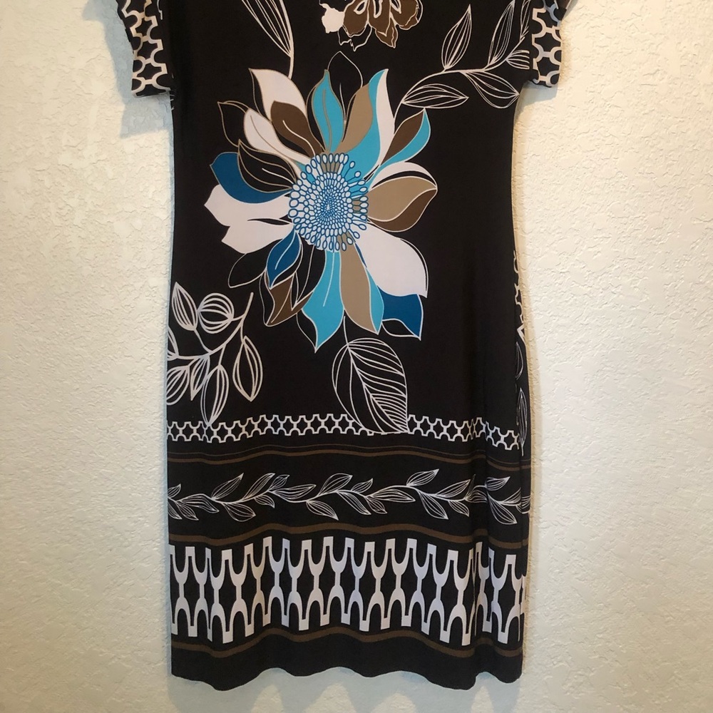 Women’s Sheath Dress - Picture 2 of 6